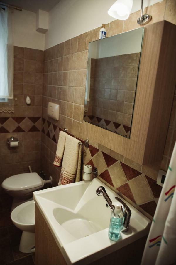 Allegretti'S House Venosa, Ospitalita E Accoglienza מראה חיצוני תמונה